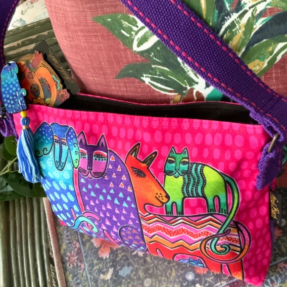LAUREL BURCH Familia HOT PINK NeW HANDBAG  CROSSBODY/SHOULDER BAG🩷NWT LAST ONE - Picture 9 of 11